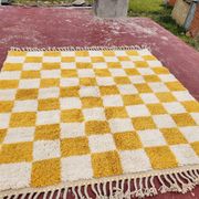 Beni Ouarain checkerboard rug 186x178 cm – Thick wool – Ochre chess pattern