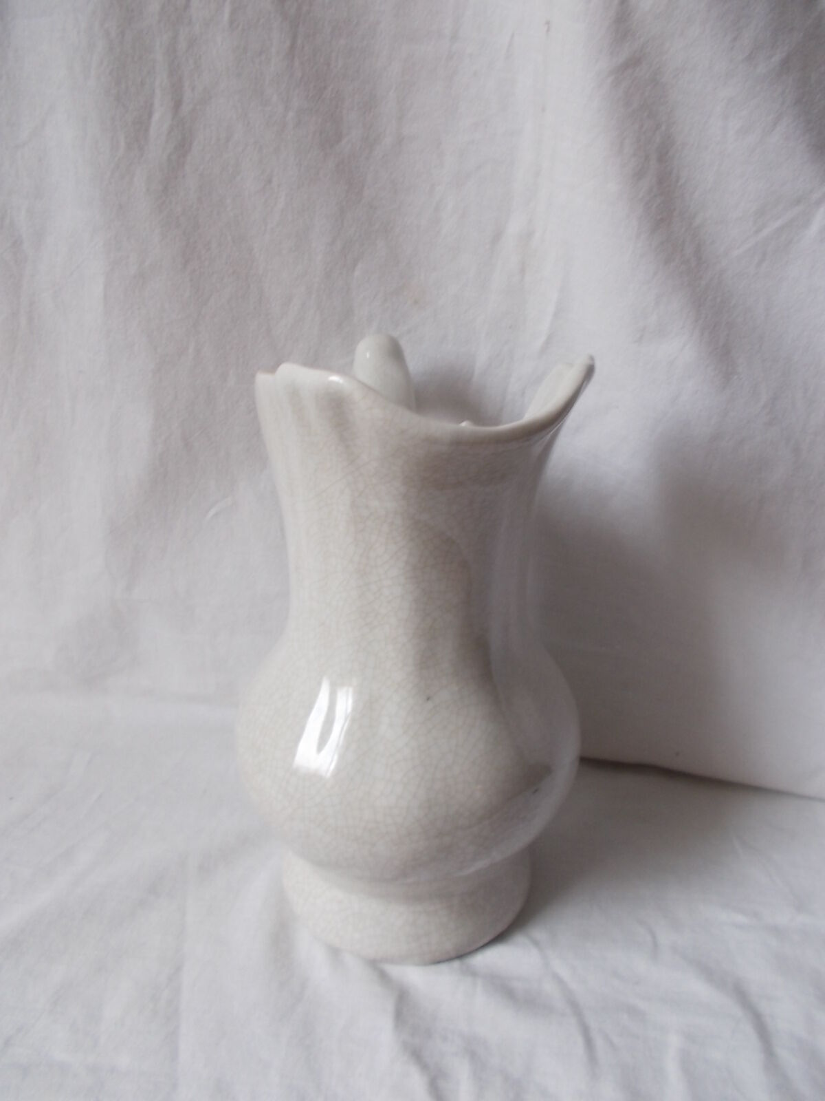 Crucible in earthenware with a crackle effect