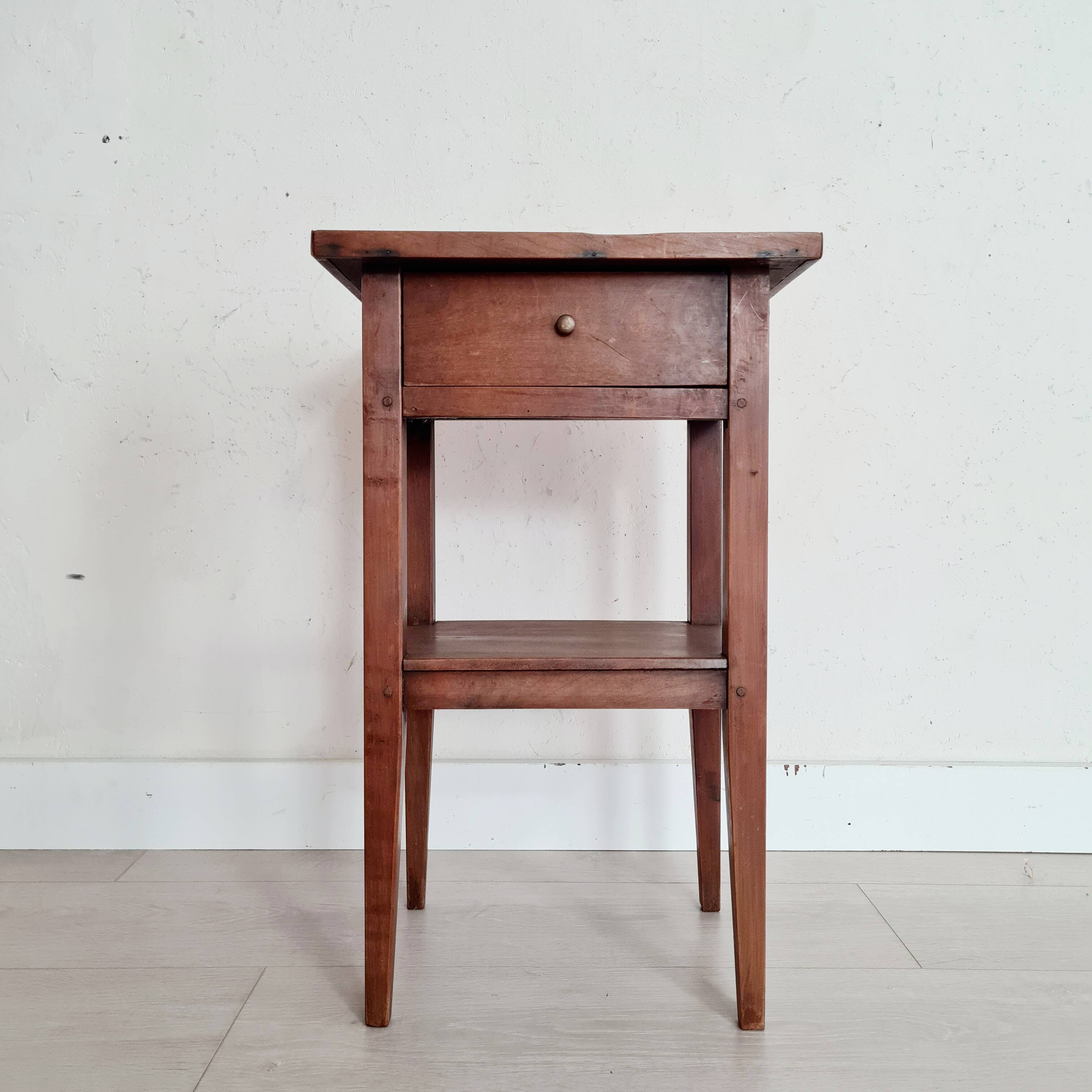 Chevet, table d'appoint en bois