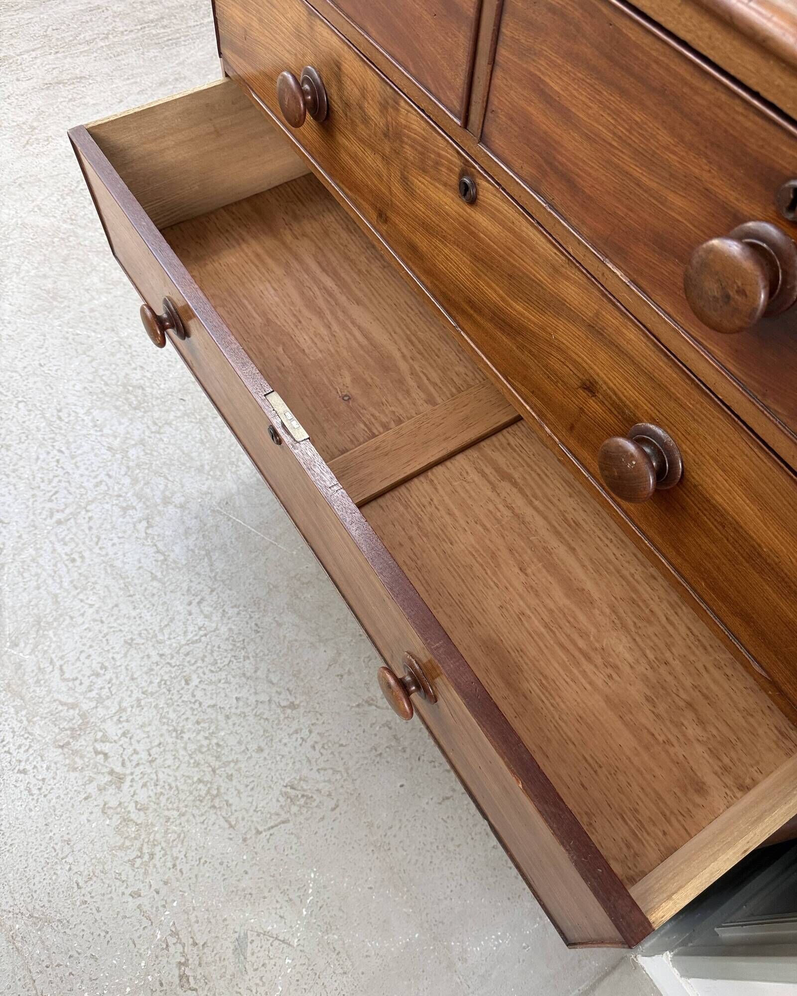 Large Victorian English mahogany chest of drawers (renovated)