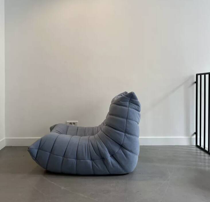 Chauffeuse bleue Michel Ducaroy