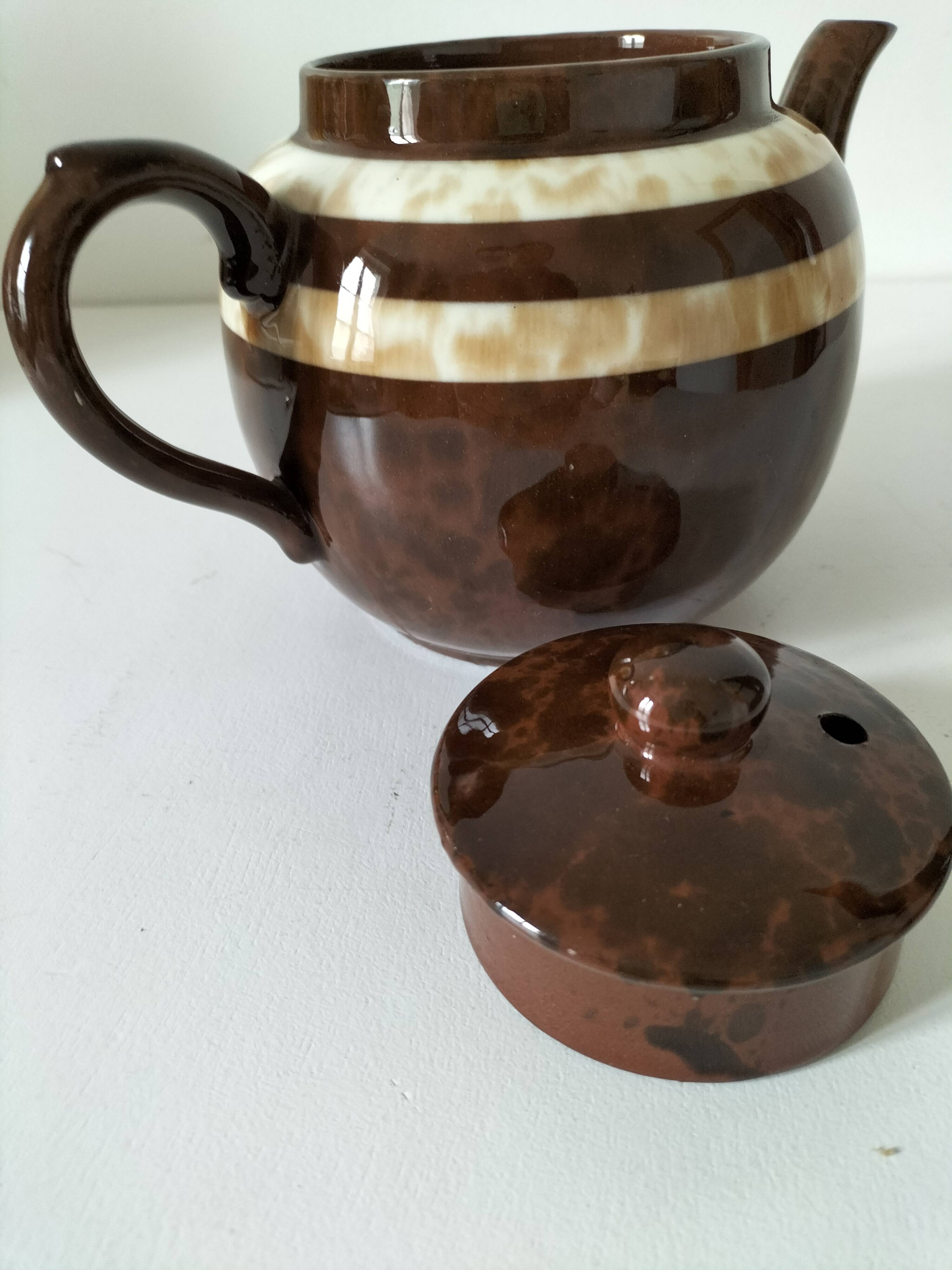 Brown Betty Price & Kensington Teapot