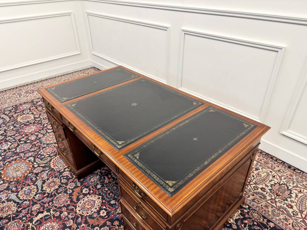 Classic English Desk with Black Inlay