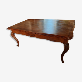 Extendable Louis XV table