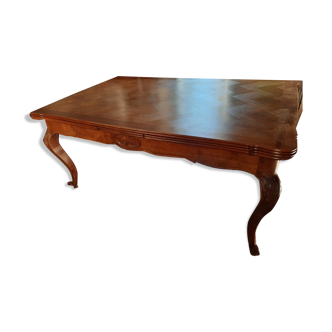Extendable Louis XV table