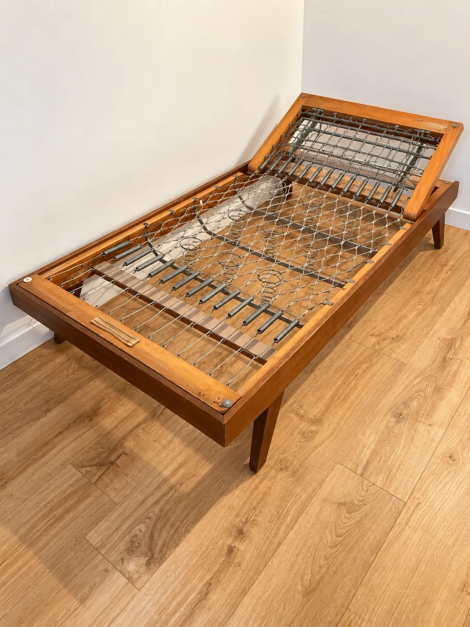 Adjustable bed