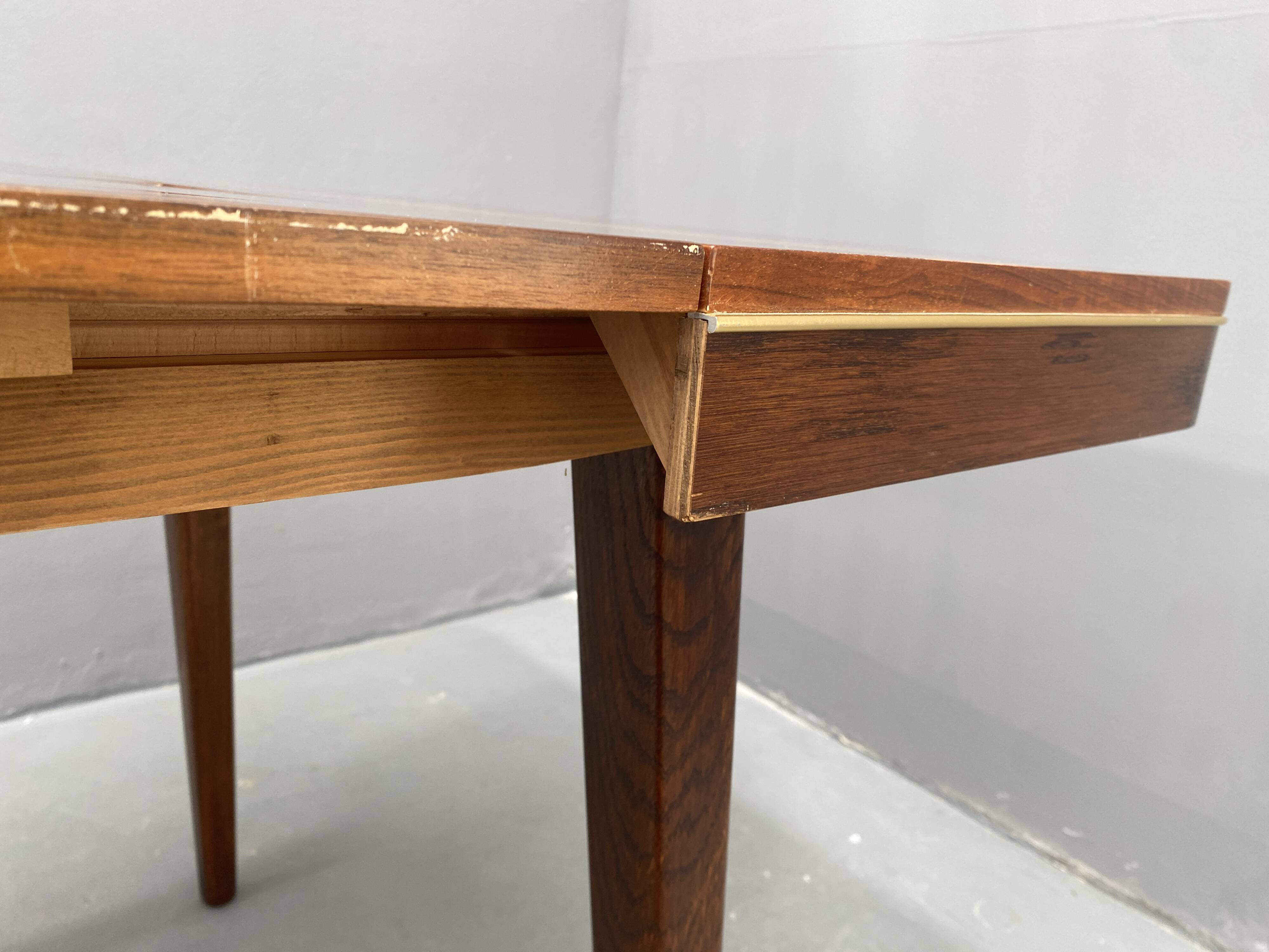 Table à manger extensible par Bohumil Landsman pour Jitona, années 1960