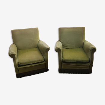 Paire de fauteuils en velours vert