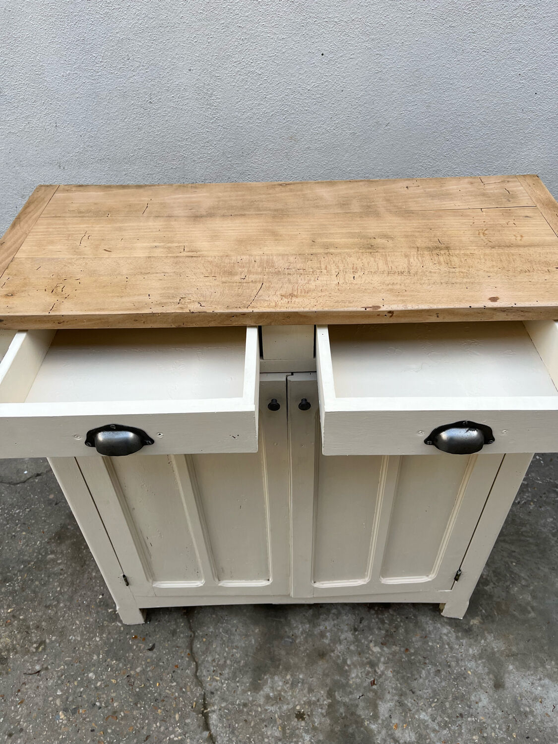 Creamy white Parisian buffet