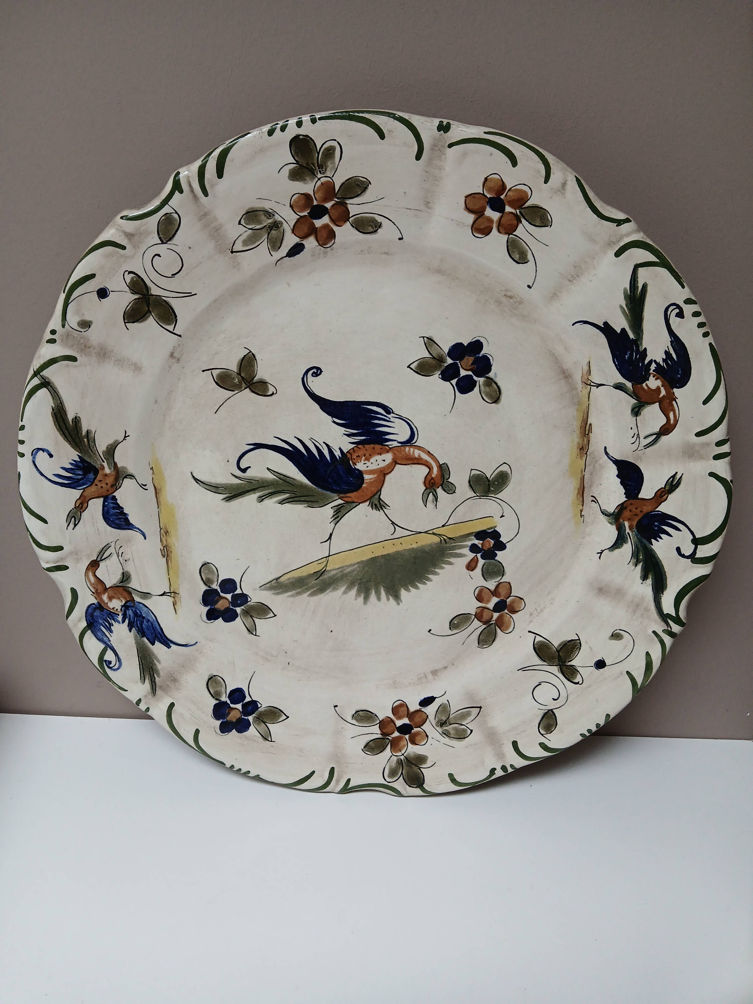 Large capodimonte dish