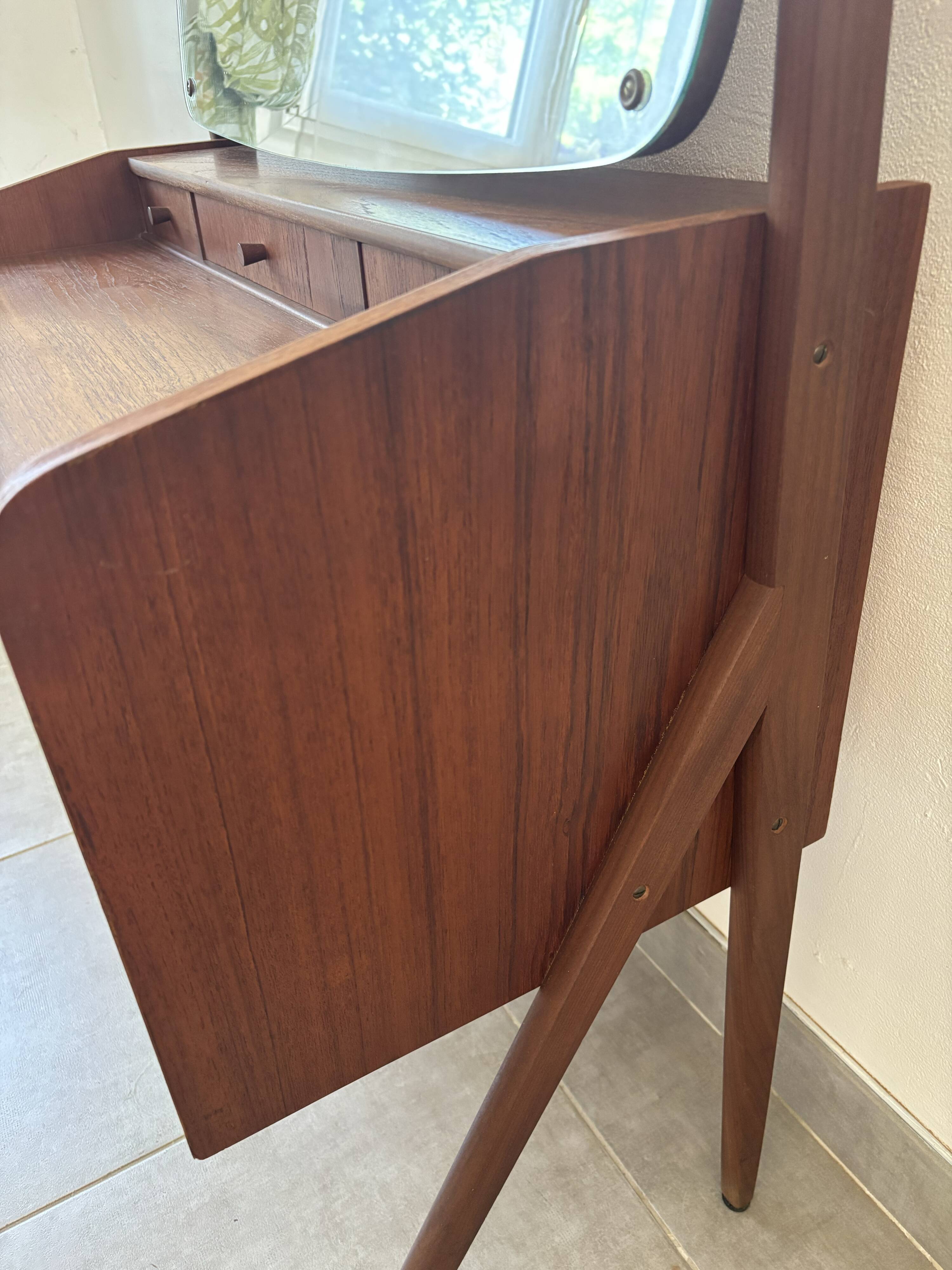 Vintage Danish teak hairdresser from the 1960s stamped Ag Spjel Kobber.