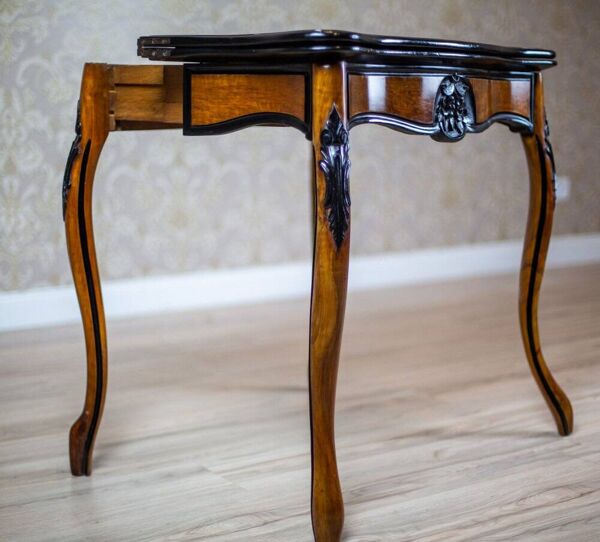 Table de jeu en noyer Louis Philippe antique, années 1890.
