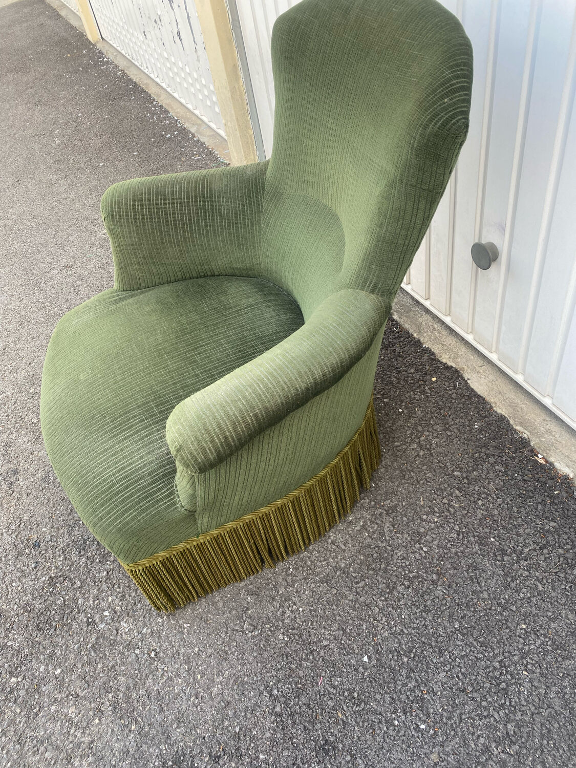Velvet toad armchair