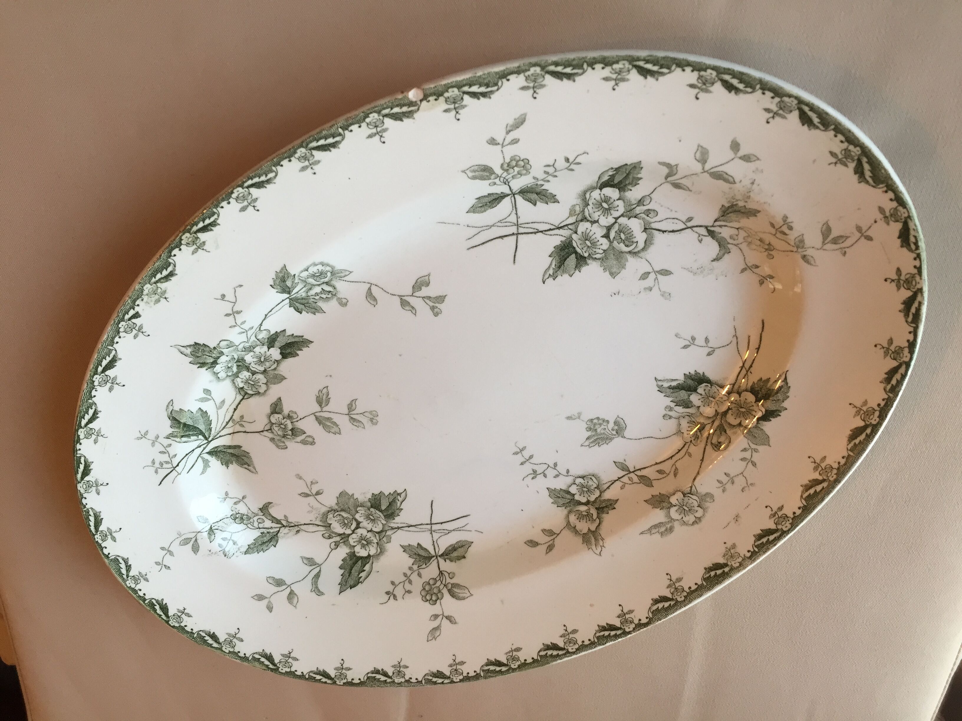 Oval dish in iron earth Saint Amand model Rosette 34 * 24