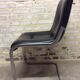 Chaise en cuir noir