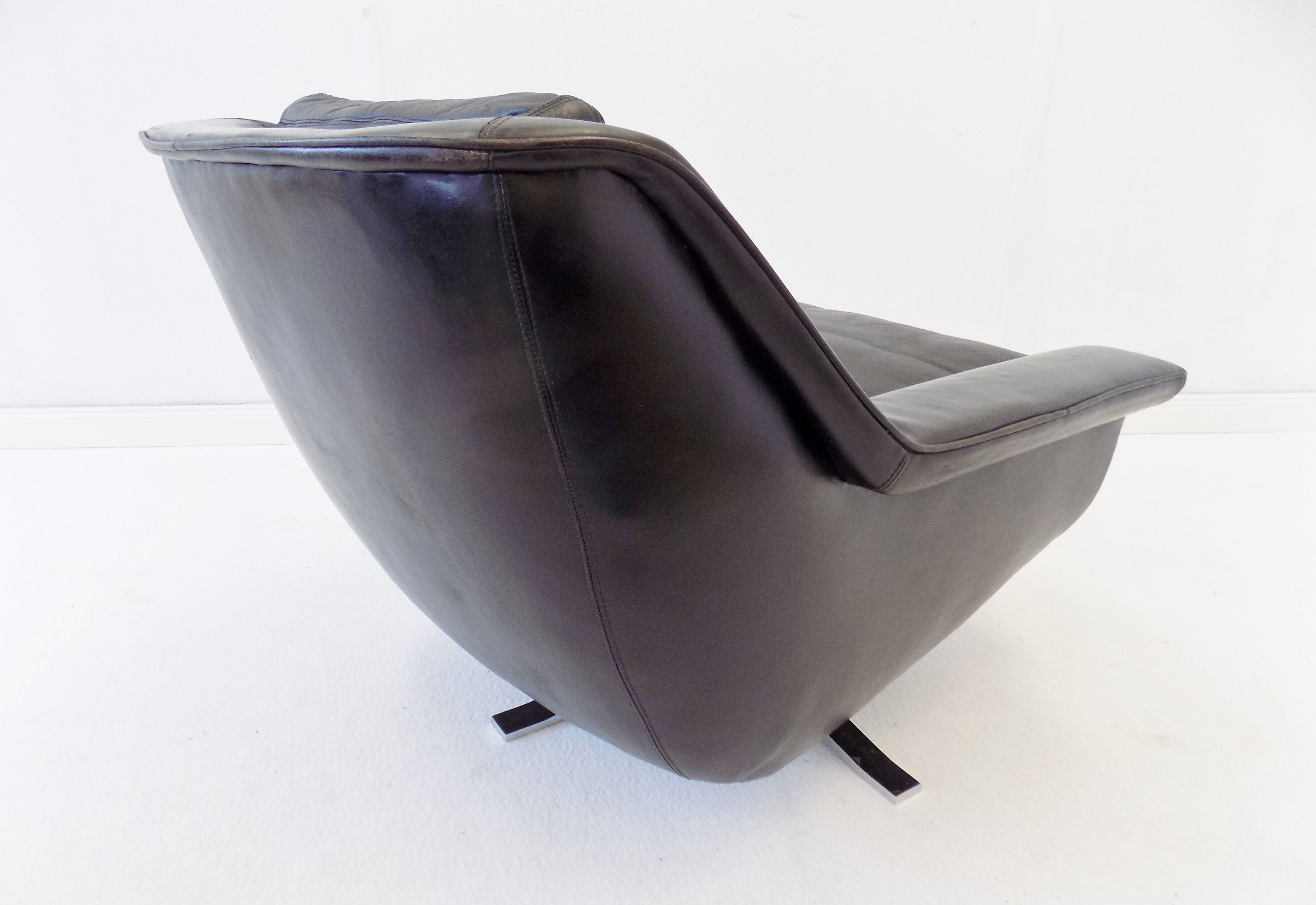 ESA model 802 pair of black leather lounge chairs by Werner Langenfeld