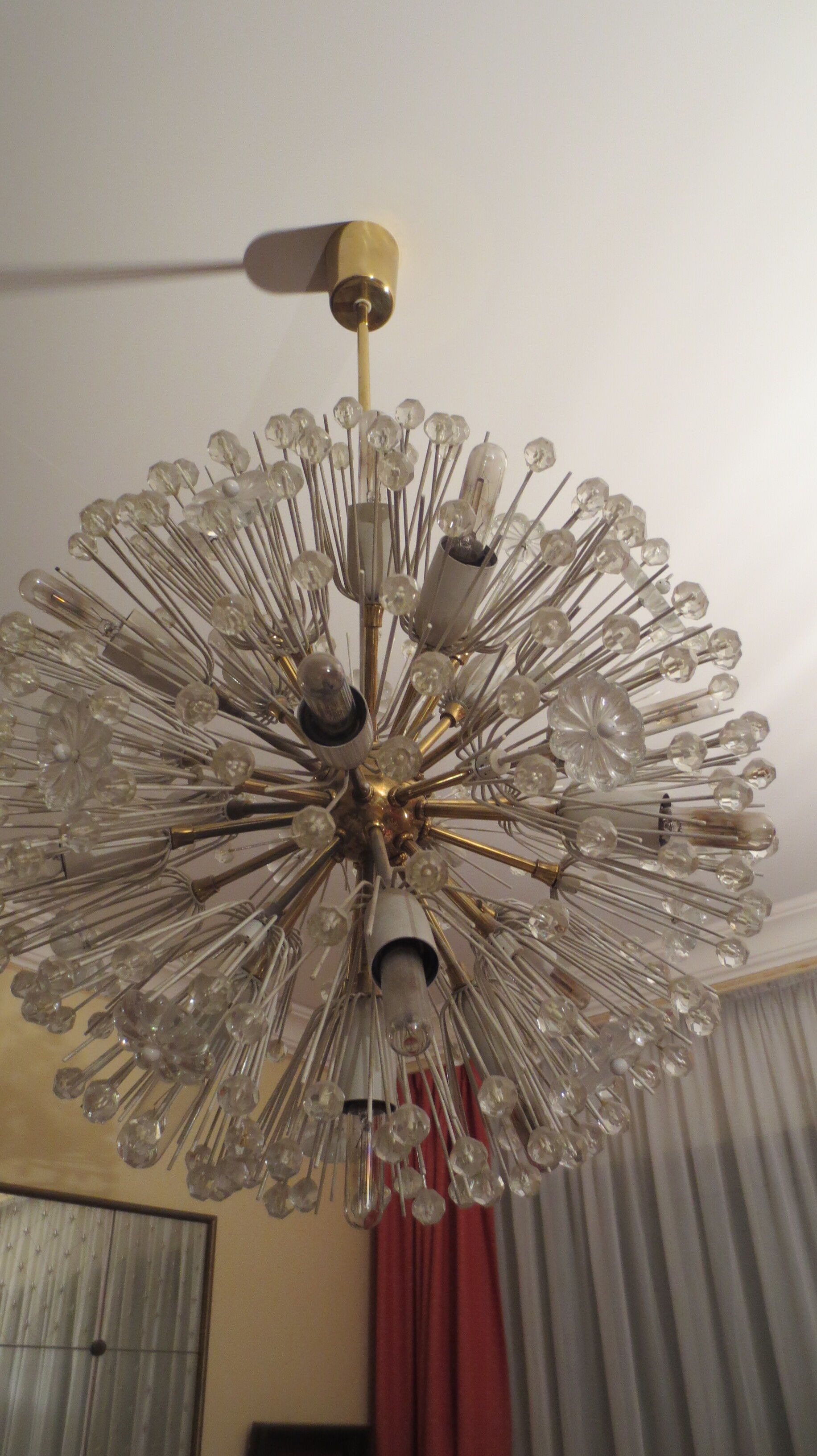 Gold/white ball lamp