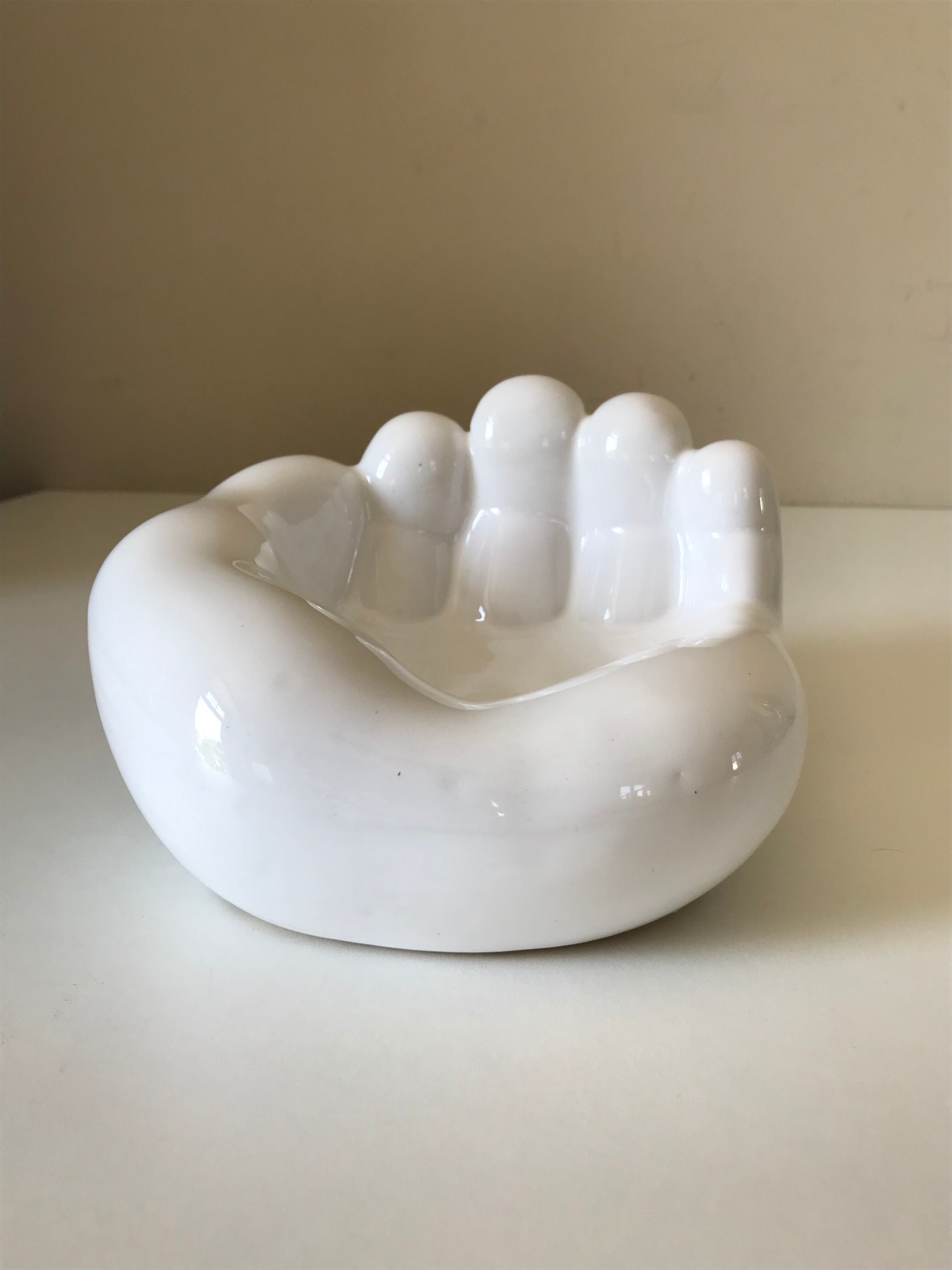 Empty hand ceramic pocket 1980