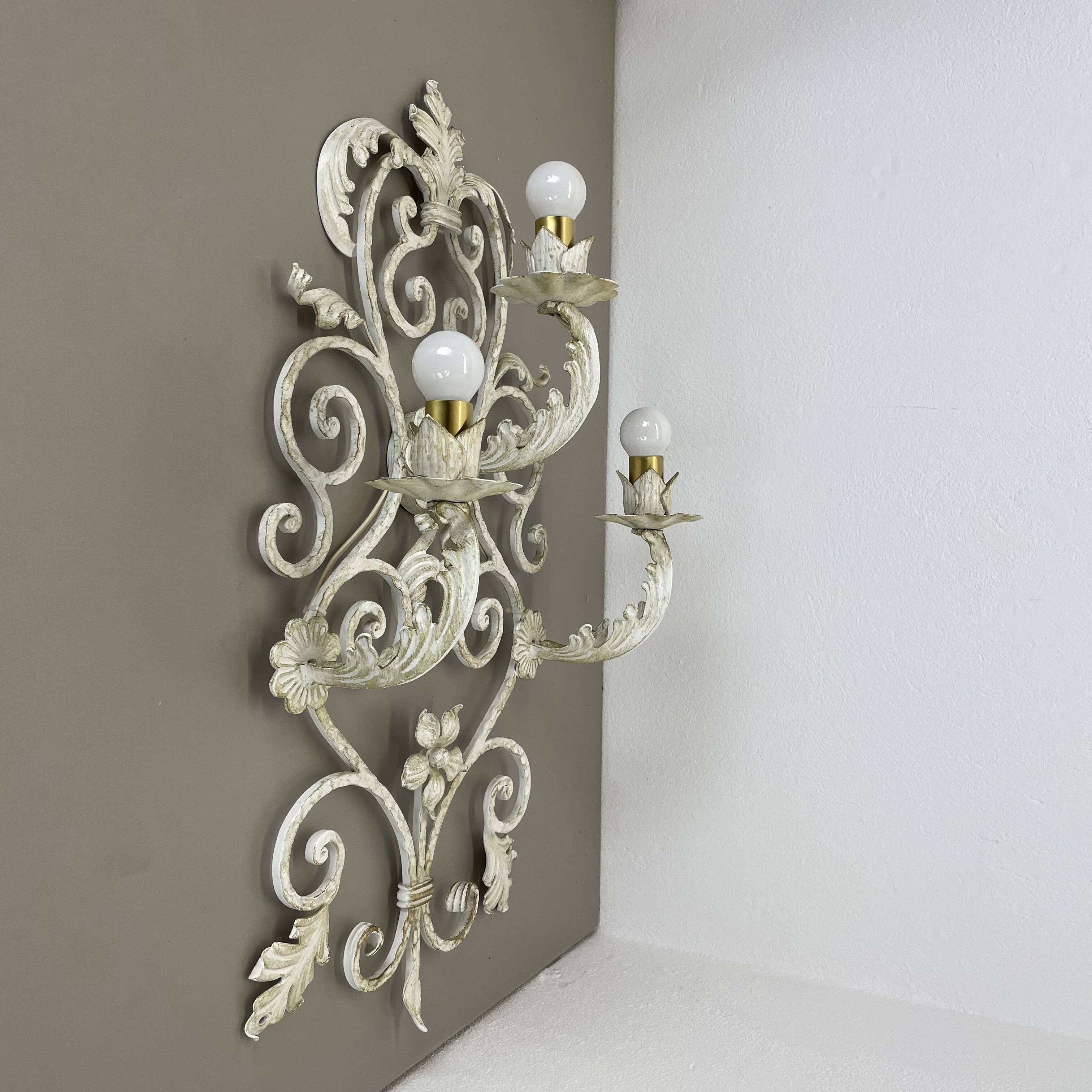 1 de 3 xxl 73cm blanc Métal Florentiner Applique murale de théâtre, Italie, années 1970