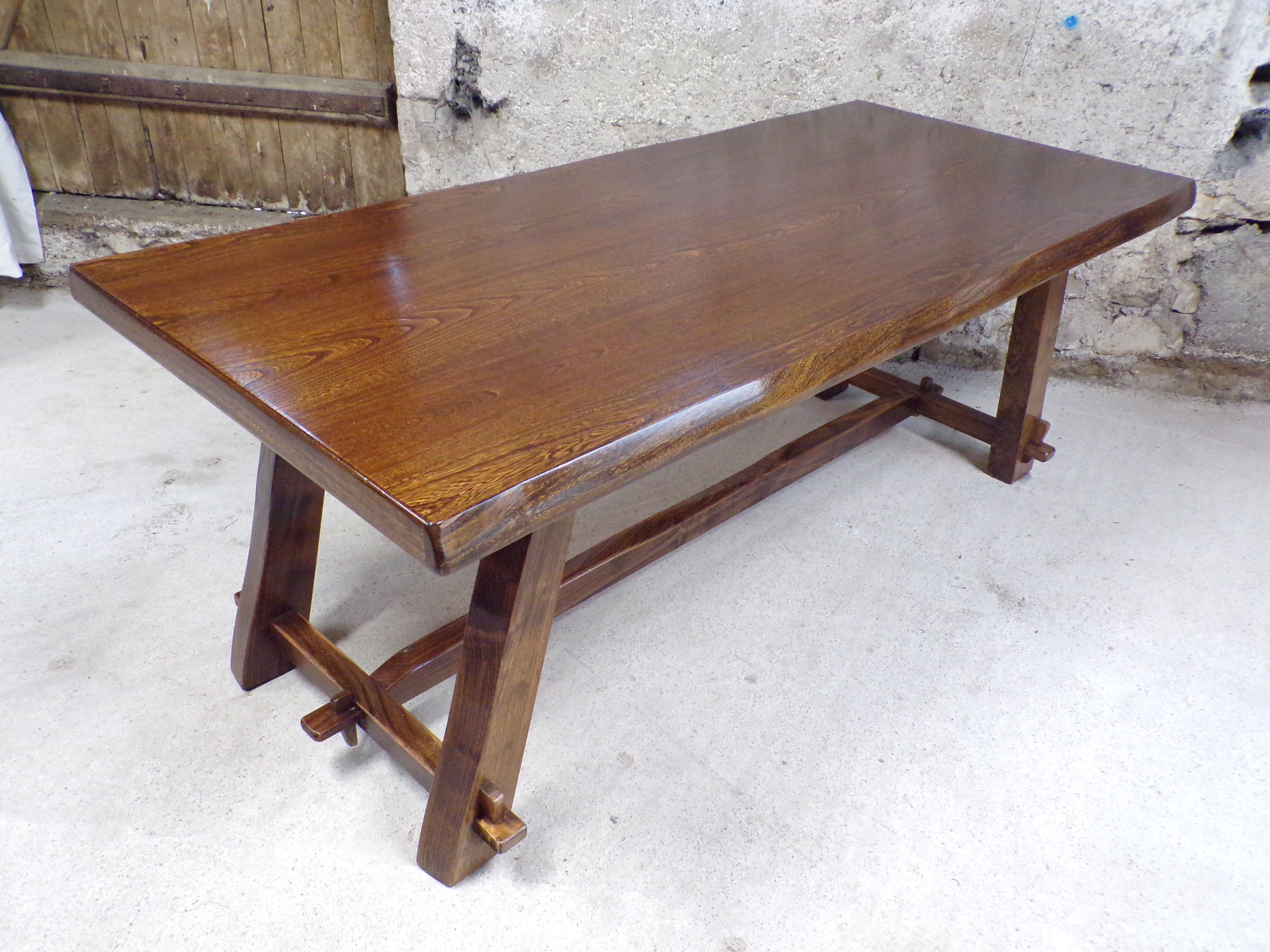 Farm table