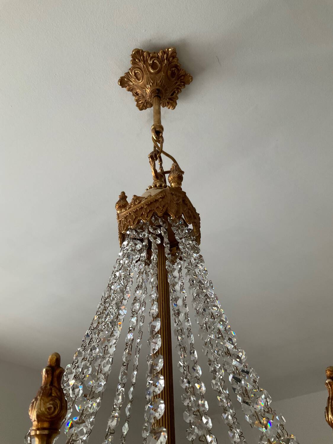 Lustre cascade en bronze et pampilles de cristal