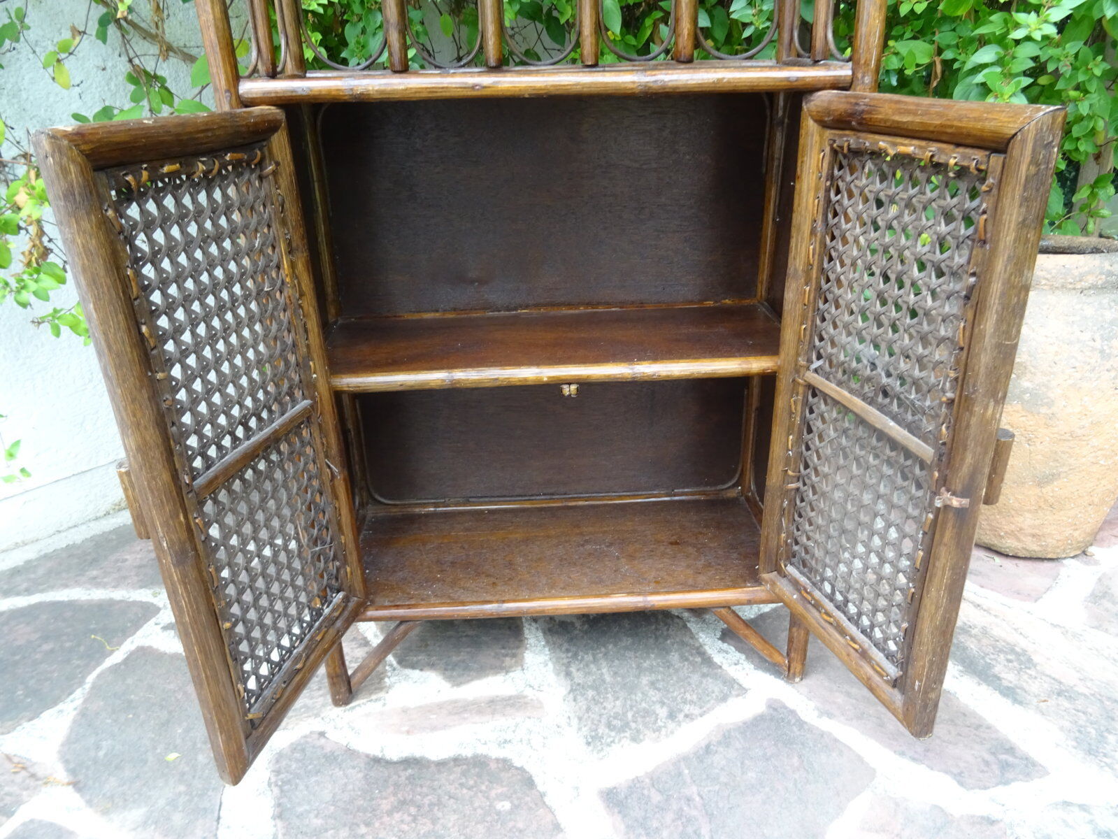 Rattan canning shelf