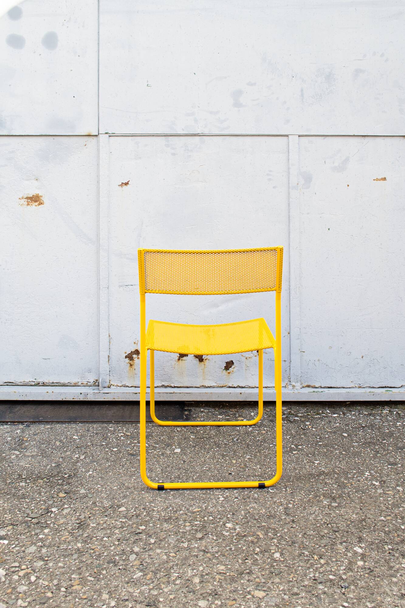 Chaises italiennes jaunes en métal perforé par Flyline, années 1970, lot de 4
