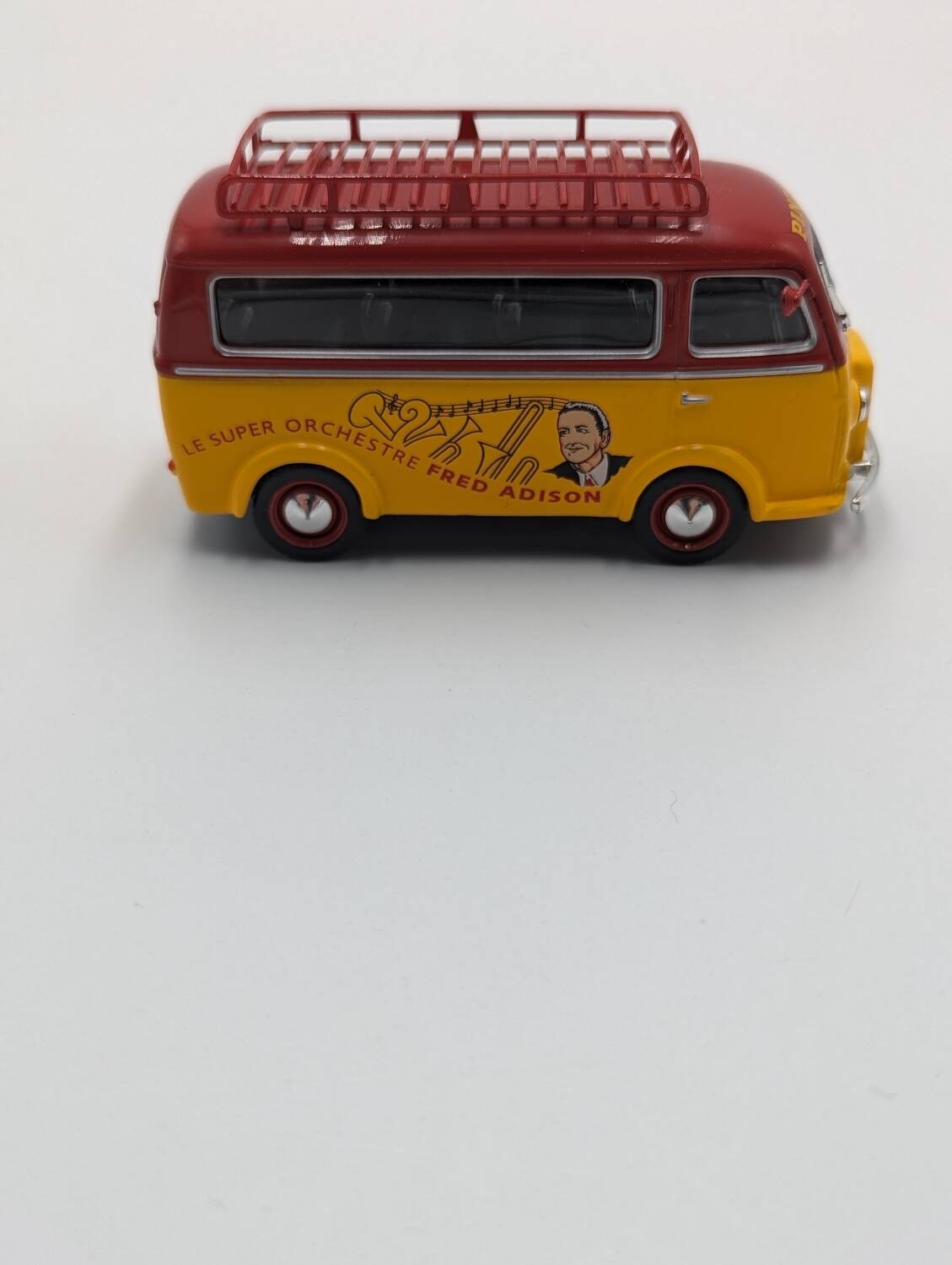 Peugeot D3A 1/43rd Pinder The super orchestra Fred Adison