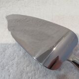 Christofle Atlantide silver-plated metal cutting pie server, 27.5cm