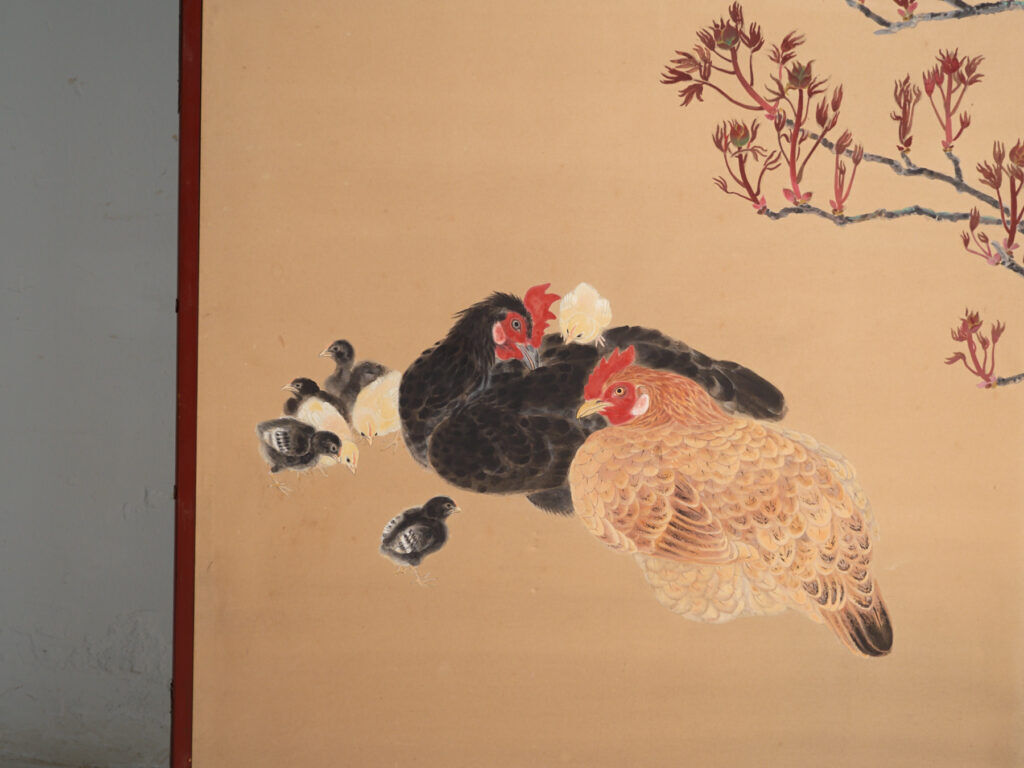Ancient Japanese folding screen with two panels on a gold background – Japan, circa 1920