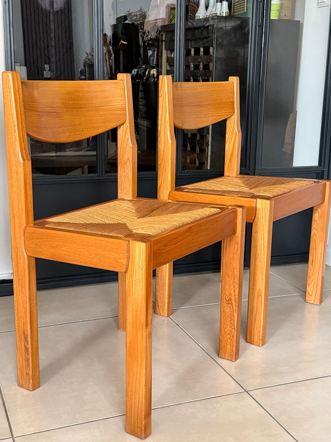 Pair of solid elm chairs with straw – Maison Regain, here