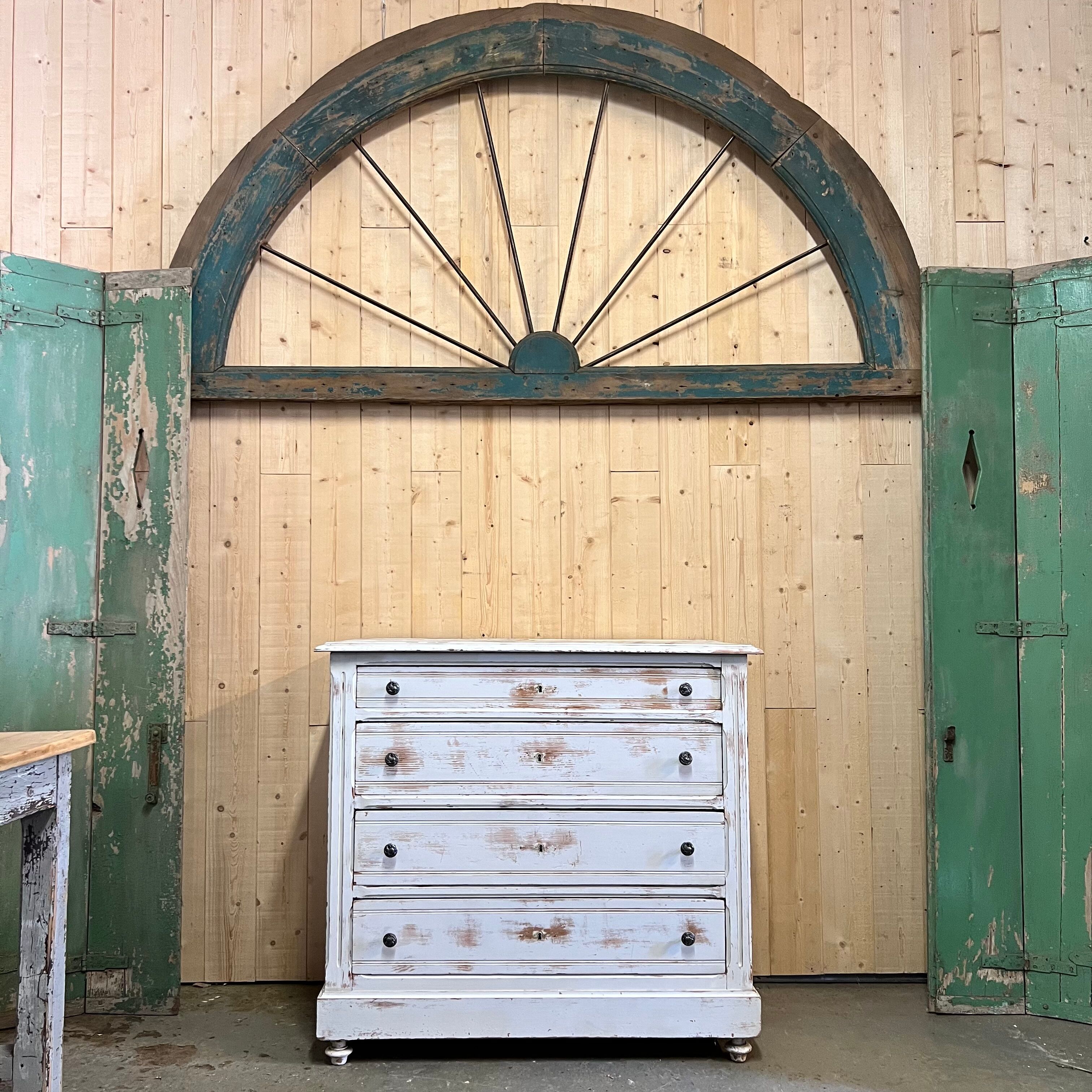 Patinated chest of drawers