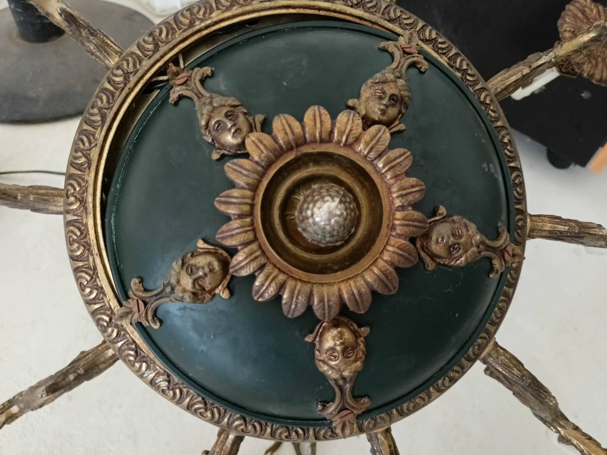 Antique gilded bronze chandelier with 10 branches - Decorative, needs restoration.