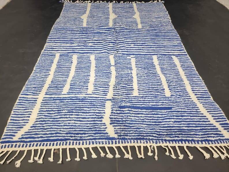 Berber rug in natural wool, blue and white, size 2/3 m.