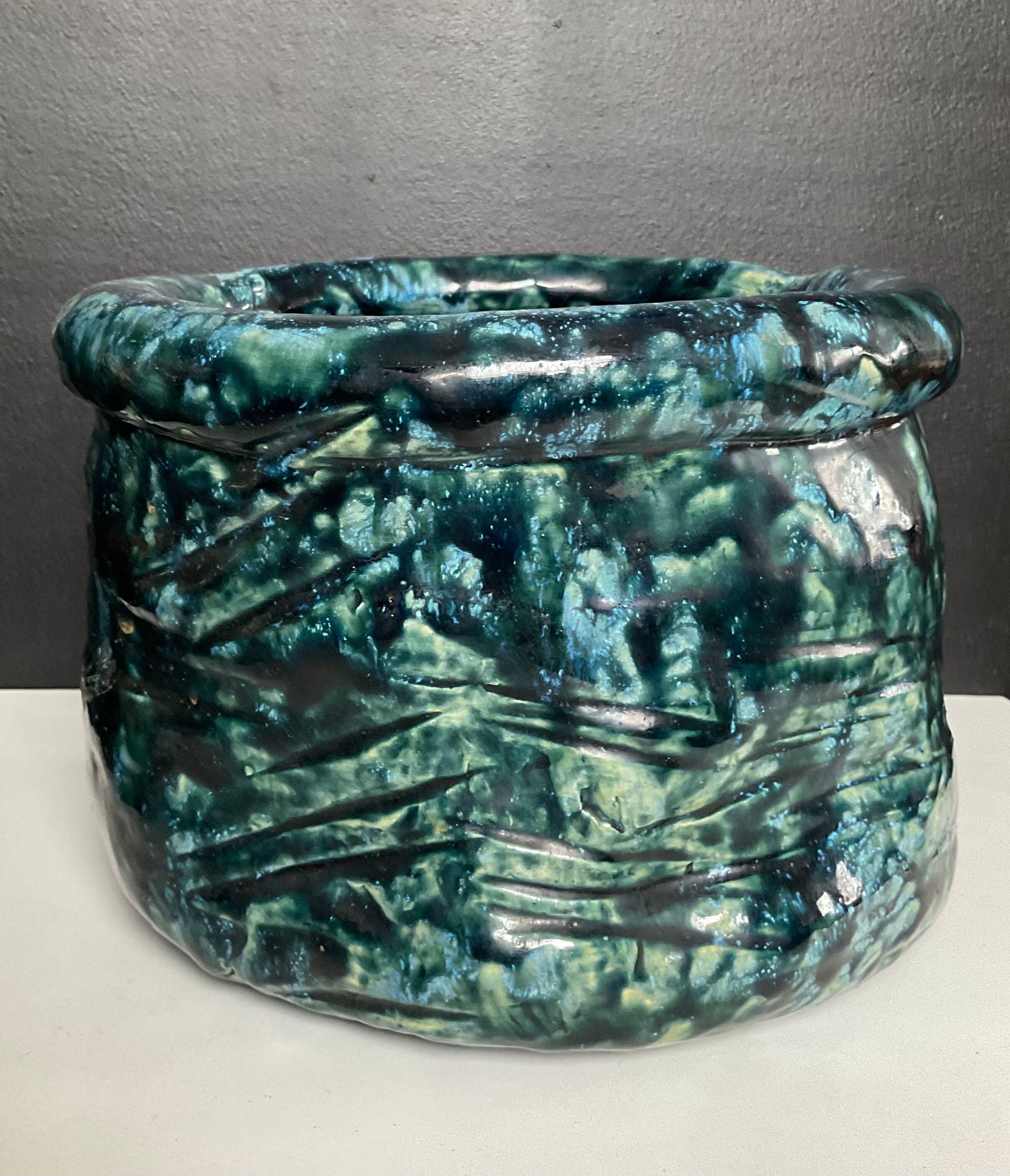 Vintage cache pot in glazed ceramic