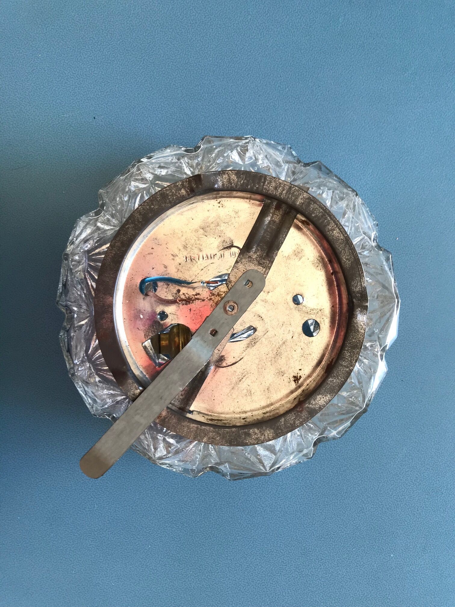 Round ceiling light in chissed glass