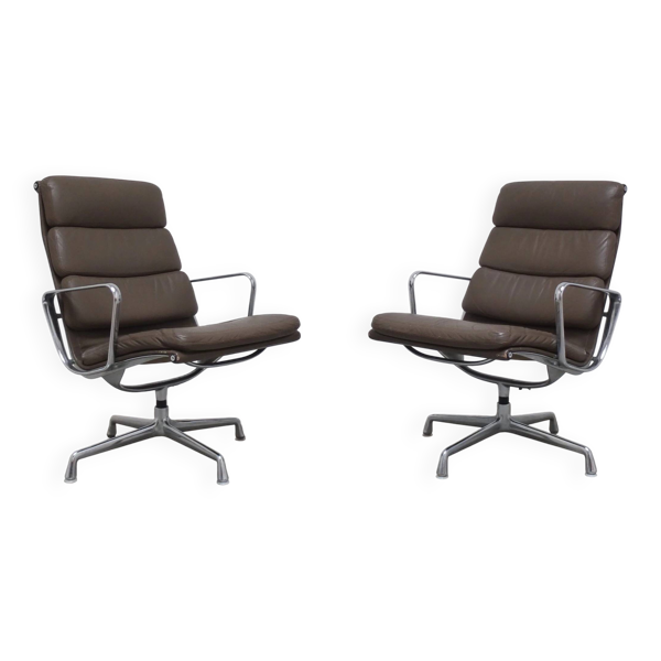 Paire précoce de chaises de salon pivotantes 'EA216' Eames par Herman Miller, années 1960.