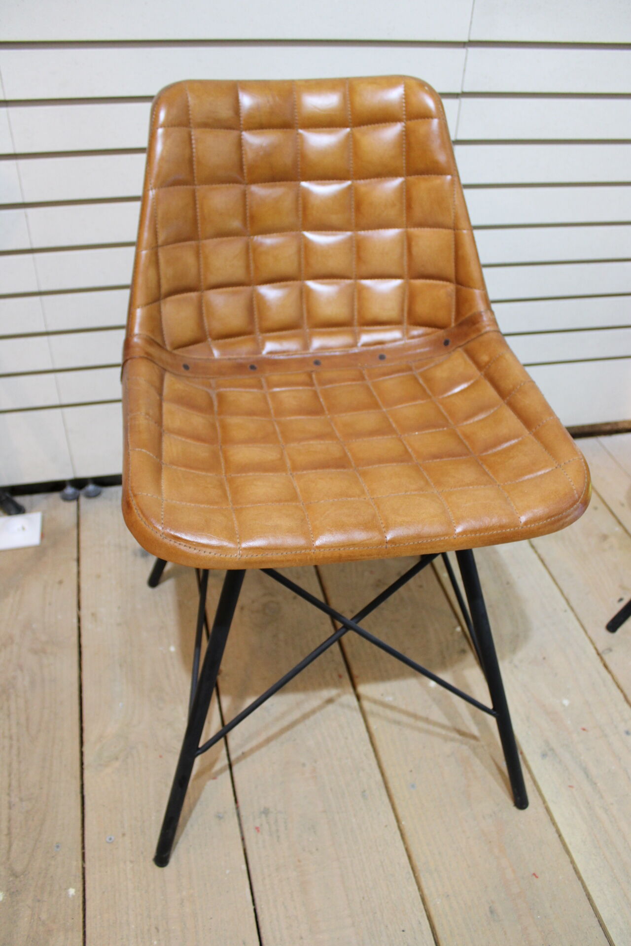 4 camel-coloured leather seating chairs