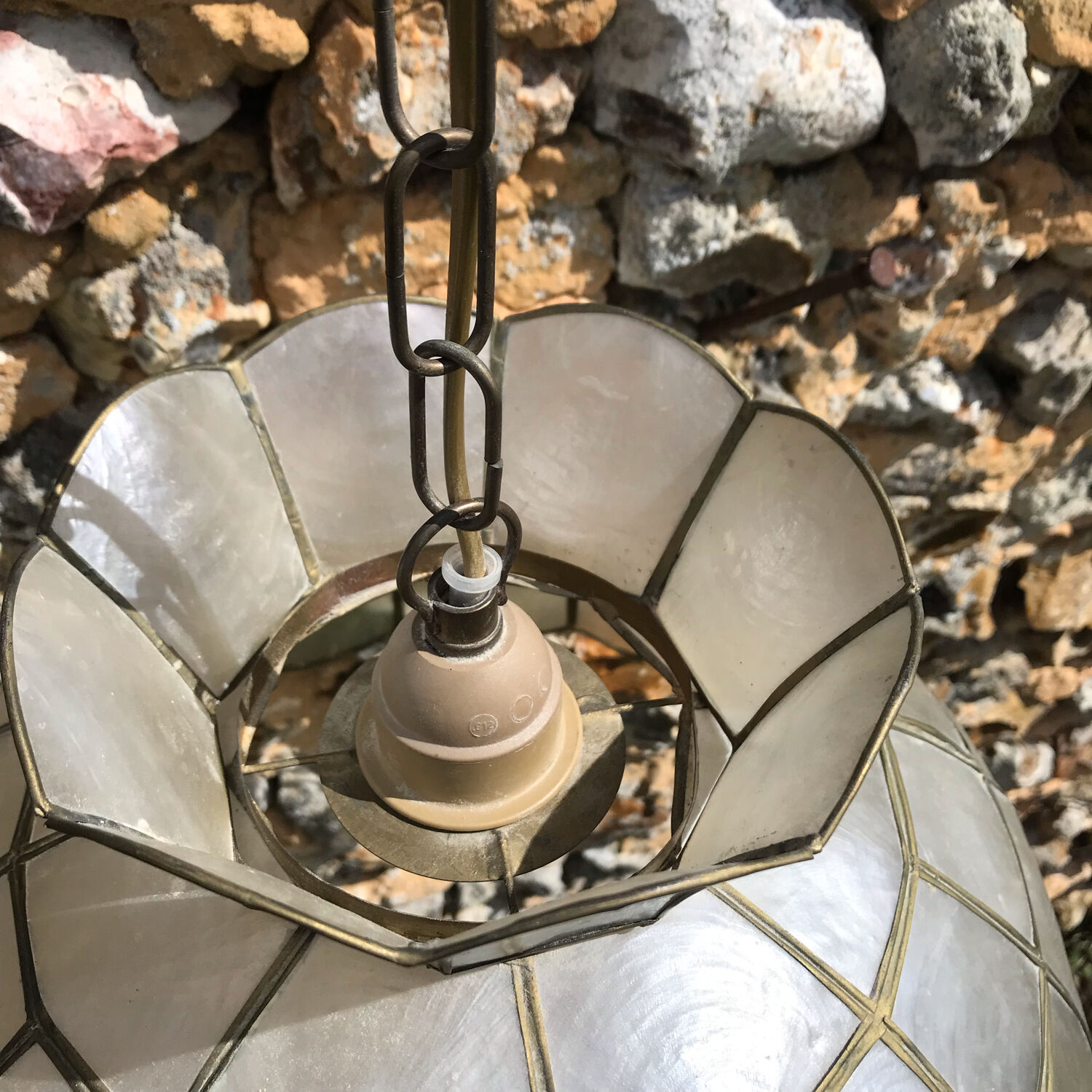 Mother-of-pearl suspension and vintage brass 1970.