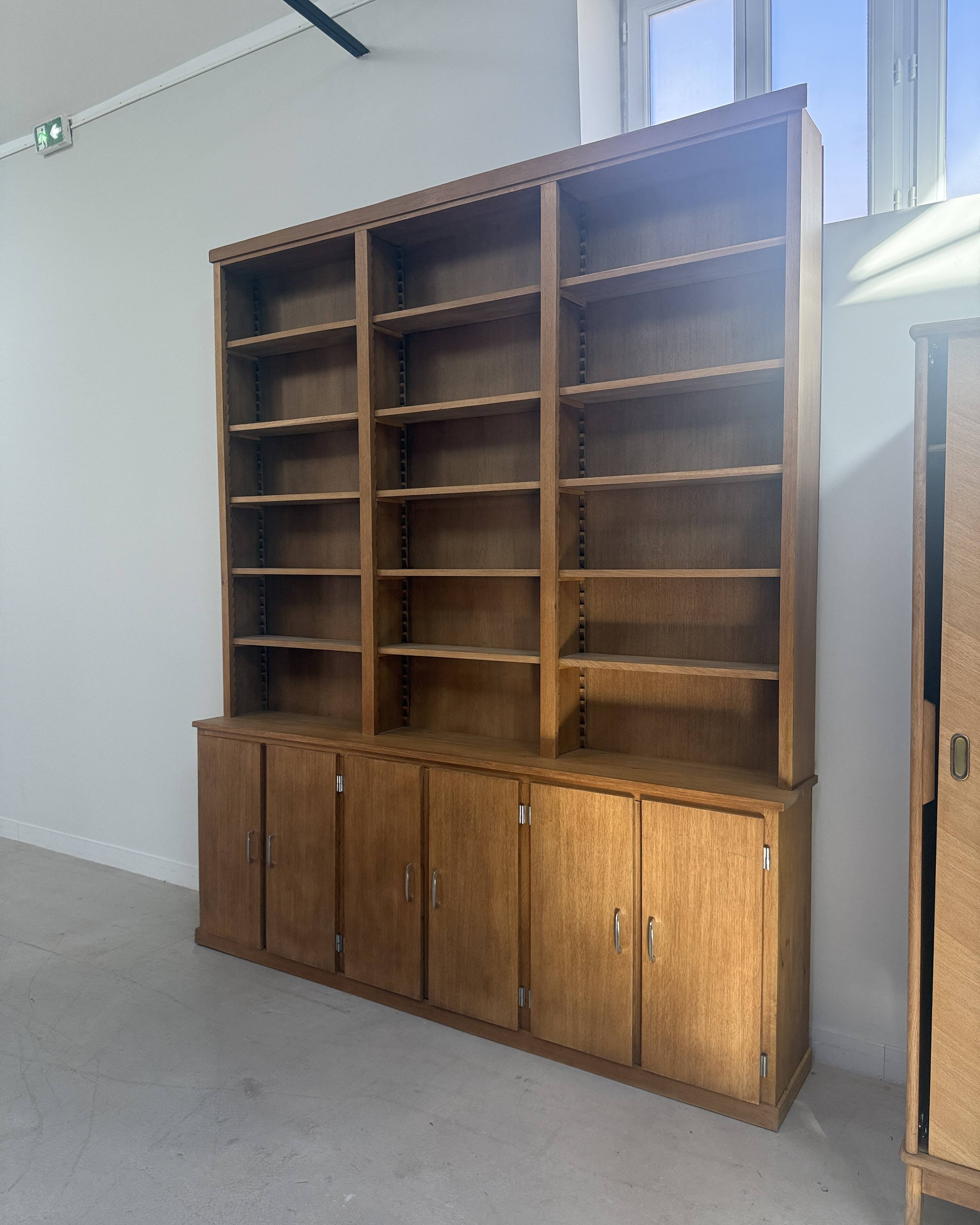 Large mid-century oak library (renovated)