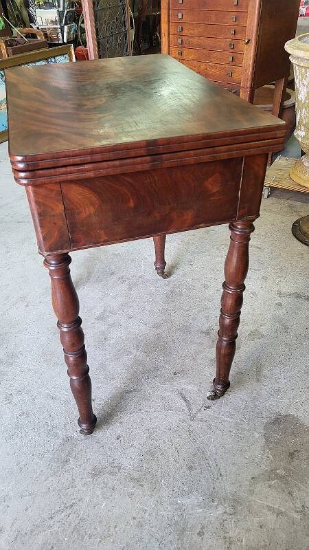 TABLE A JEUX EN ACAJOU ECRITOIRE BUREAU