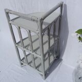 Corner shelf