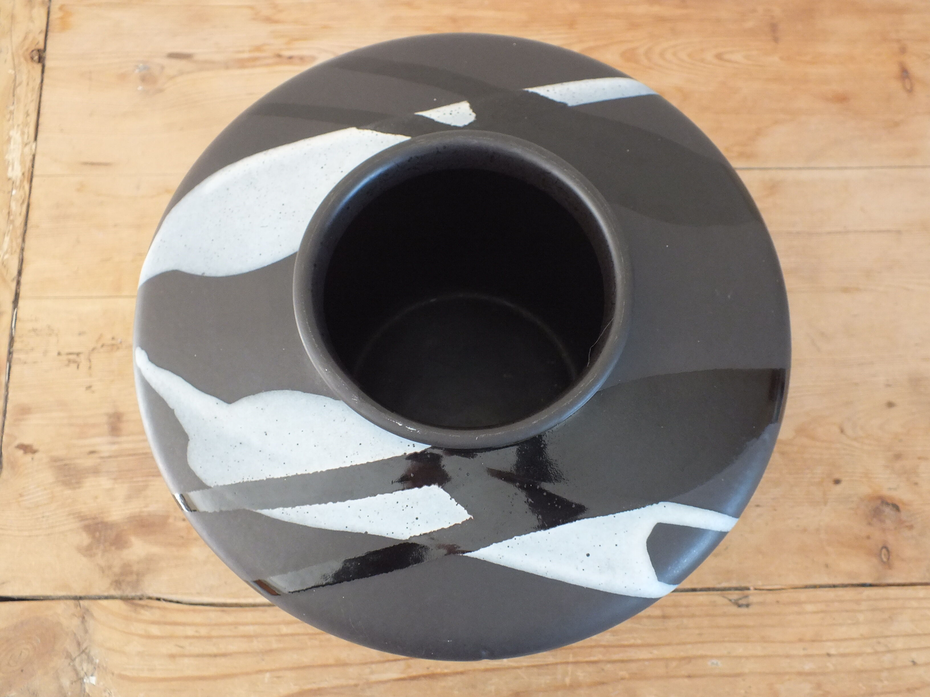 Vintage vase graphic black West Germany