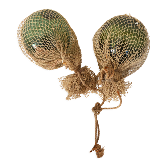 Deux anciens flotteurs en verre