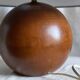 Lampe boule bois tourné vintage 1970