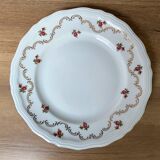 Set of 4 flat porcelain plates