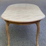 Table à manger ronde Louis XV rénovée en bois brut 210cm