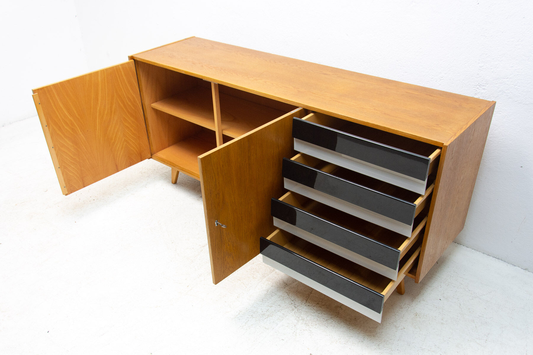 Mid Century U-460 sideboard by Jiří Jiroutek for Interiér Praha, Czechoslovakia