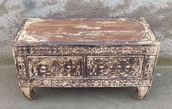 Petit coffre ancien avec deux tiroirs
