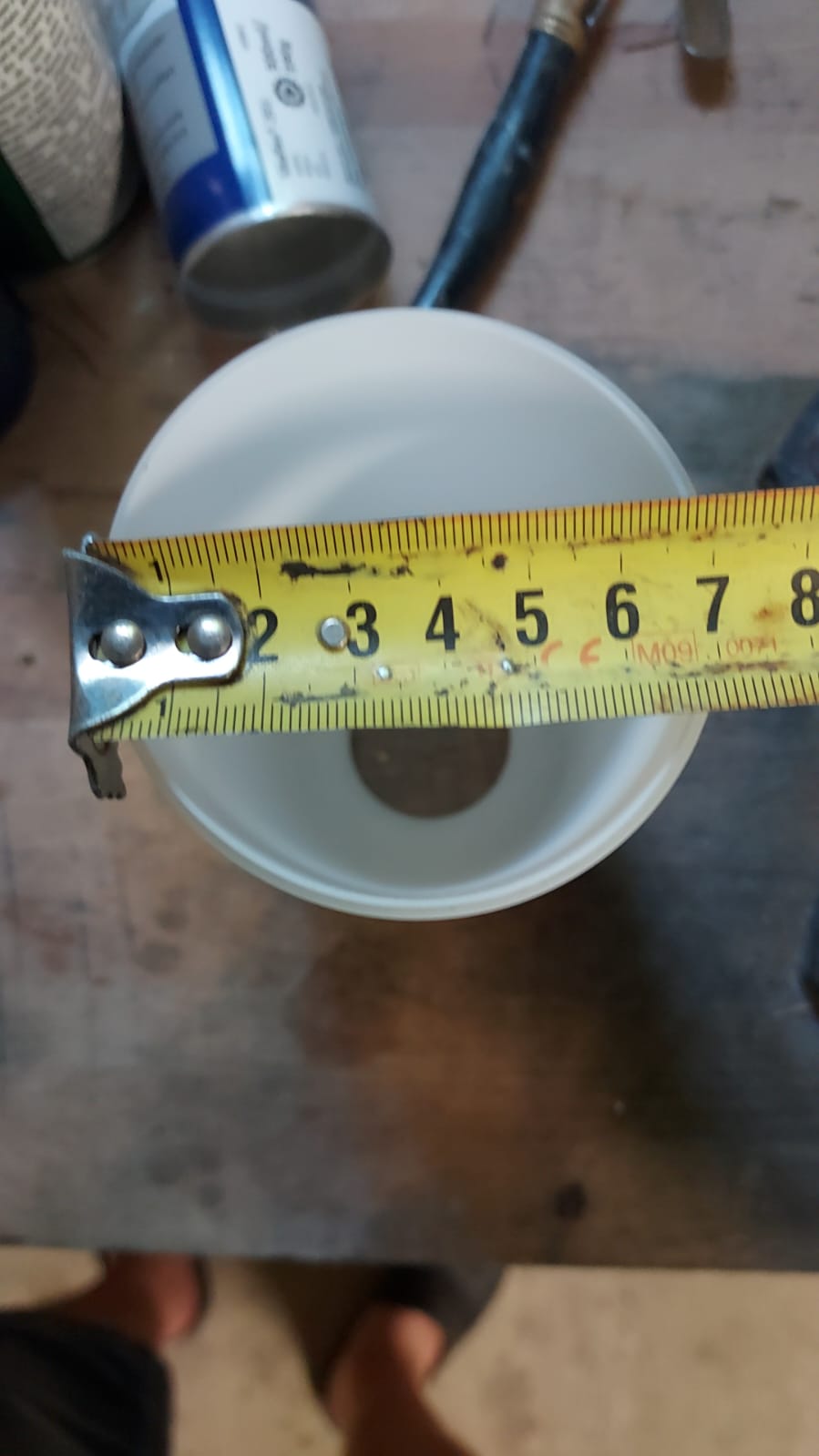 White and gold ceramic wall light